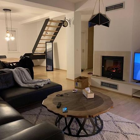 Modern Apartment In Skopje Luaran gambar